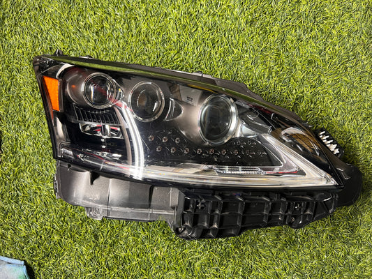 2019-2023 LEXUS RIGHT SIDE HEADLIGHT XENON OEM